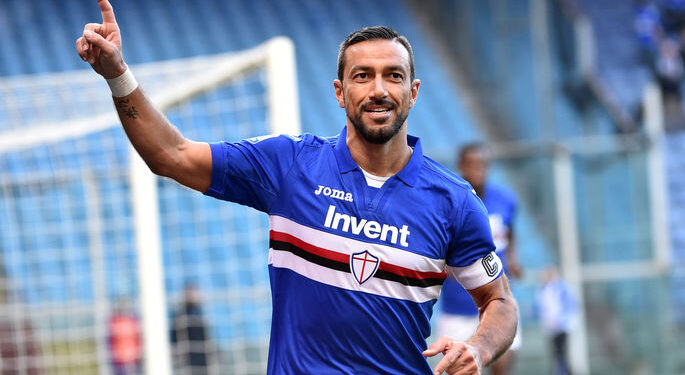 GENOA, ITALY - JANUARY 21: Fabio Quagliarella of Sampdoria celebrates after scoring goal 2-0 during the serie A match between UC Sampdoria and ACF Fiorentina at Stadio Luigi Ferraris on January 21, 2018 in Genoa, Italy. (Photo by Paolo Rattini/Getty Images)