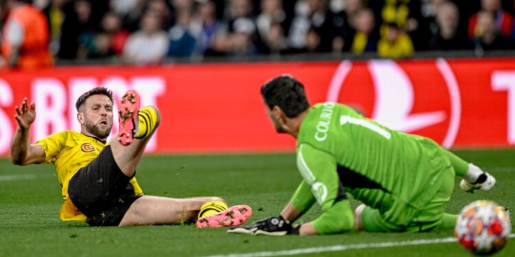 Copyright:
Borussia Dortmund GmbH & Co. KGaA
Rheinlanddamm 207-209
44137 Dortmund

(NO IPTC-stripping allowed)
EDITORIAL USE ONLY