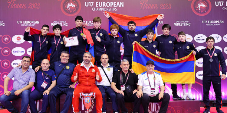 Podium Team FS - gold Armenia