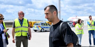MUNICH, GERMANY - MAY 30: Henrikh Mkhitaryan of FC Internazionale arrives in Munich ahead of the UEFA Champions League Final 2025 between Paris Saint-Germain and FC Internazionale Milano on May 30, 2025 in Munich, Germany. (Photo by Sebastian Widmann - UEFA/UEFA via Getty Images)