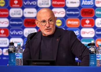 DUSSELDORF, GERMANY - JUNE 24: Luis de la Fuente, Head Coach of Spain, speaks to the media in a post match press conference after the UEFA EURO 2024 group stage match between Albania and Spain at D?sseldorf Arena on June 24, 2024 in Dusseldorf, Germany. (Photo by Christopher Lee - UEFA/UEFA via Getty Images)