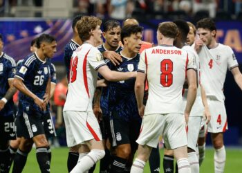Players argue during the World Cup semifinal soccer match between England and Argentina in Atlanta, Wednesday, July 15, 2026. (AP Photo/Erik S. Lesser)