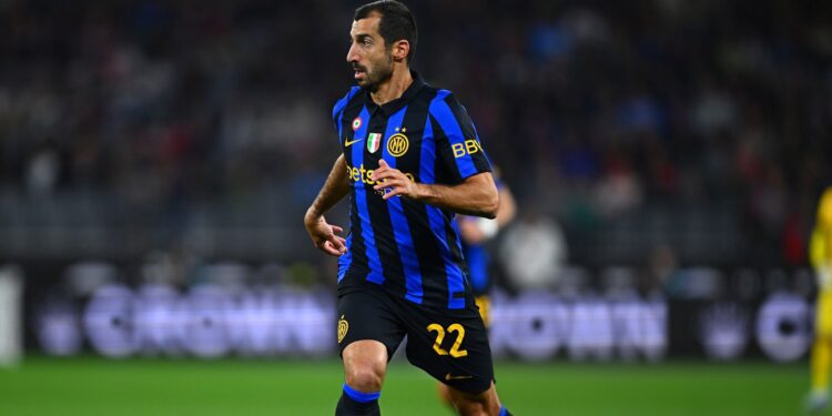 PERTH, AUSTRALIA - AUGUST 05:   Henrikh Mkhitaryan of FC Internazionale in action during the pre-season match between AC Milan and FC Internazionale at Optus Stadium on August 05, 2026 in Perth, Australia. (Photo by Mattia Pistoia - Inter/Inter via Getty Images)