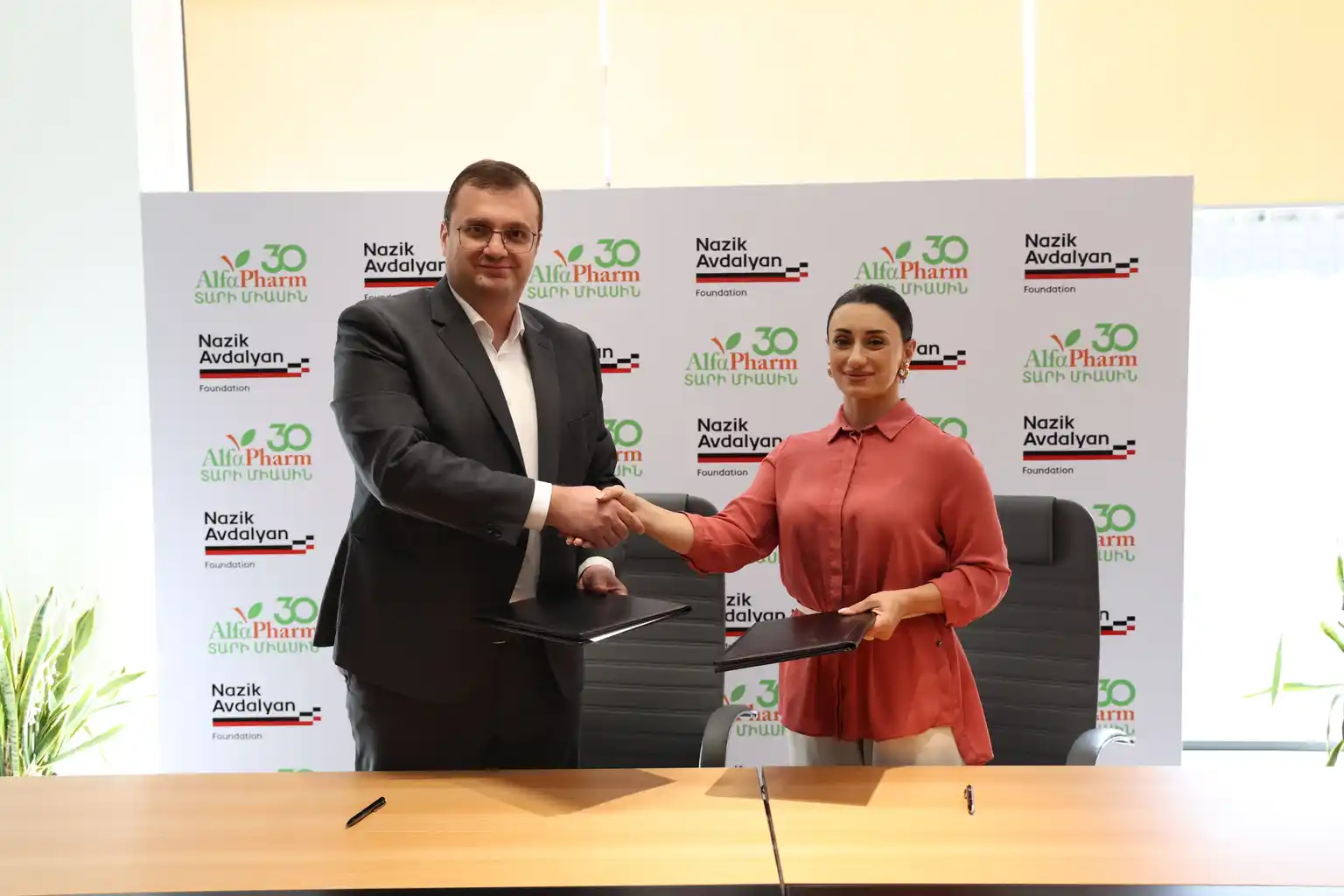 ԱԼՖԱ-ՖԱՐՄ դեղագործական ընկերությունը  և  ՆԱԶԻԿ ԱՎԴԱԼՅԱՆ ՍՊՈՐՏԻ ԶԱՐԳԱՑՄԱՆ ՀԻՄՆԱԴՐԱՄ-ը համագործակցության հուշագիր են կնքել